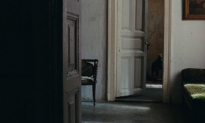 Кадр з фільму Дитинство лідера