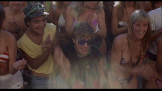 Кадр з фільму Магазин бікіні