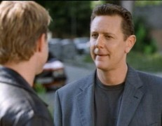 Кадр з фільму Універсальна зброя