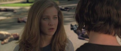 Кадр з фільму Крики, що стихають