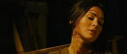 Кадр з фільму Хижачка