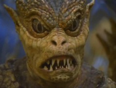 Кадр з фільму Подорож до центру Землі