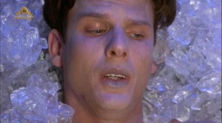 Кадр з фільму Запізнілі на вечерю