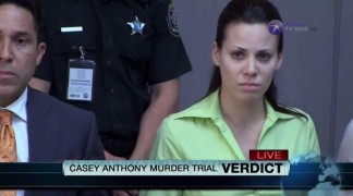 Кадр з фільму Судове обвинувачення Кейсі Ентоні