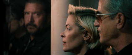 Кадр з фільму Гаси світло