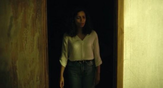 Кадр з фільму Дикунка