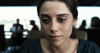 Кадр з фільму Гірке кохання