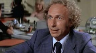 Кадр з фільму Не зводь очей