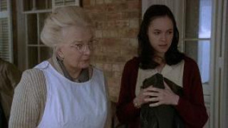 Кадр з фільму Амулети для простого життя