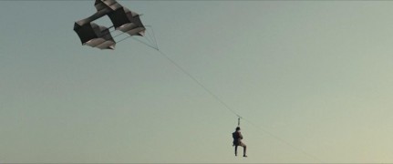 Кадр з фільму Амундсен