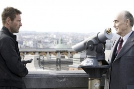 Кадр з фільму Експат