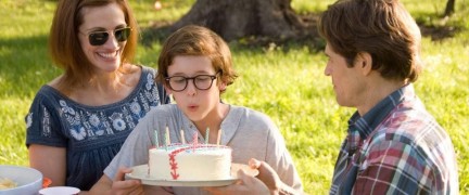 Кадр з фільму Світлячки у саду