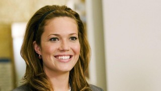 Кадр з фільму Ліцензія на весілля