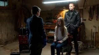 Кадр з фільму Полювання на Санту