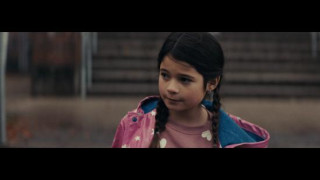 Кадр з фільму Під замком