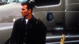 Кадр з фільму Чорний пес