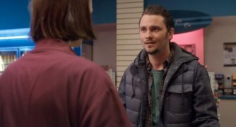 Кадр з фільму Гра з вогнем