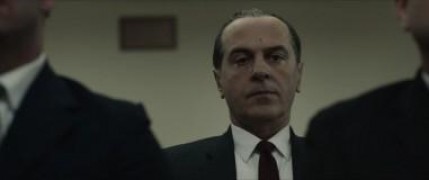 Кадр з фільму Кур'єр (Код: Залізна кора)