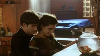 Кадр з фільму Жінка під дощем