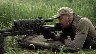 Кадр з фільму Снайпер. Примарний стрілець