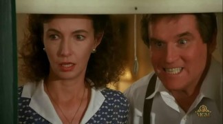 Кадр з фільму Передати у спадок