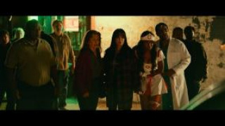 Кадр з фільму Хелловін убиває