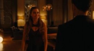 Кадр з фільму Під маскою жиголо