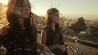 Кадр з фільму Зої та Макс