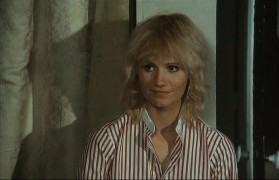 Кадр з фільму Далі нікуди