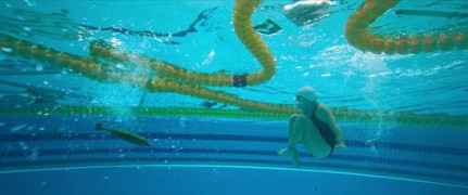 Кадр з фільму Плавчині