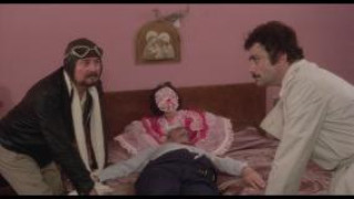 Кадр з фільму Чуттєва медсестра