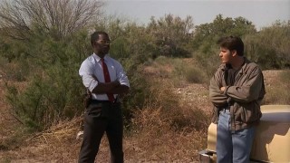 Кадр з фільму Поза законом