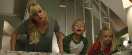 Кадр з фільму За бортом