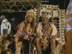 Кадр з фільму Містер Бонс