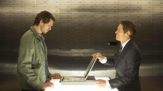 Кадр з фільму Ворог серед нас (Наднебезпечний)