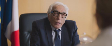 Кадр з фільму Працівник року