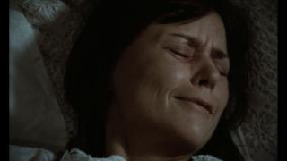 Кадр з фільму Шепіт і крик