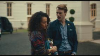 Кадр з фільму Запрошення