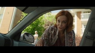 Кадр з фільму За бортом