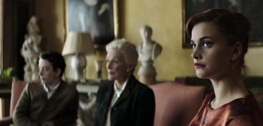 Кадр з фільму Кривий будиночок