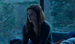 Кадр з фільму Дівчина з браслетом