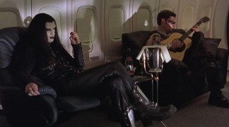 Кадр з фільму Турбулентність 3: Важкий метал