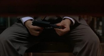 Кадр з фільму Кинджали-близнята