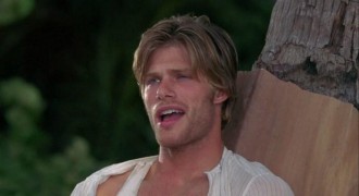 Кадр з фільму Кохання на острові