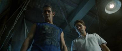 Кадр з фільму У кінці тунелю