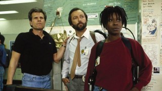 Кадр з фільму Фатальна краса