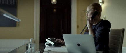 Кадр з фільму Темне дзеркало