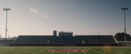 Кадр з фільму Поза Грою