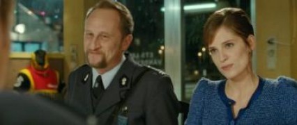 Кадр з фільму Митниця дає добро