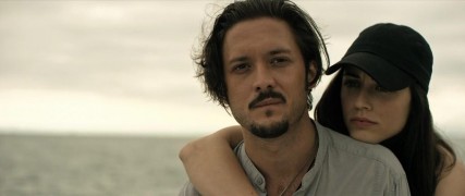 Кадр з фільму Викрасти і продати